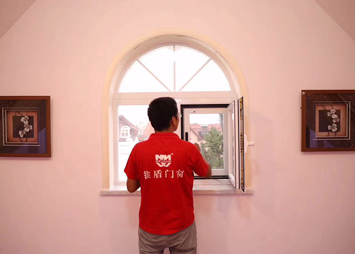 維盾門窗安裝現(xiàn)場